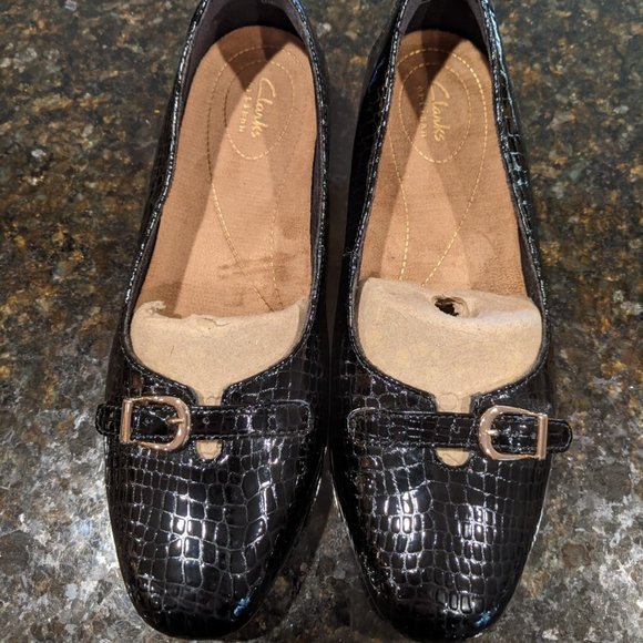 NWOT Clarks Extra Wide Shoes - Picture 1 of 6